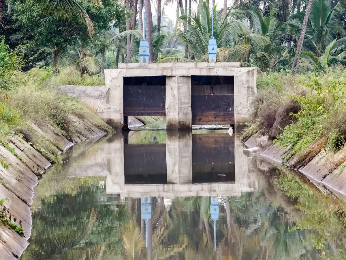 Sluice Valves — illustrative photograph