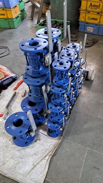 Ball valves in stock at S.K Trading & Co., Navi Mumbai — photo 10