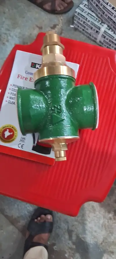 Bronze & gun metal valves in stock at S.K Trading & Co., Navi Mumbai — photo 1