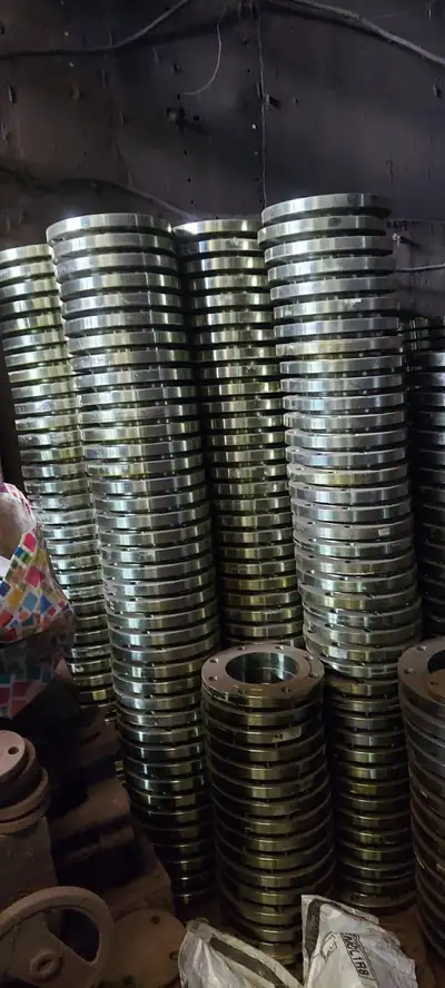 Pipe flanges in stock at S.K Trading & Co., Navi Mumbai — photo 13